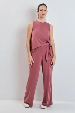 Pantalón largo palazzo tacto suave granate