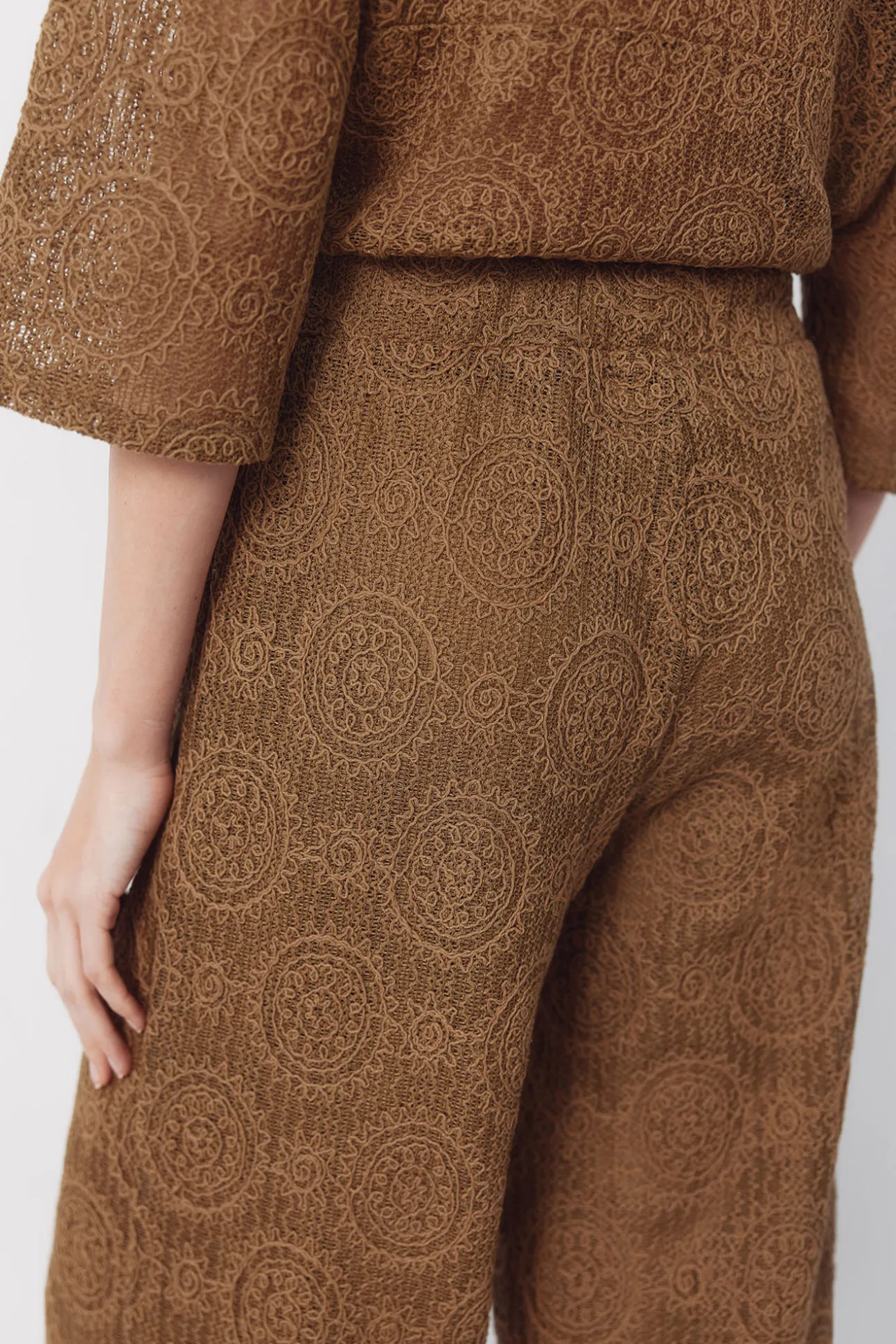 Pantalón punto crochet
