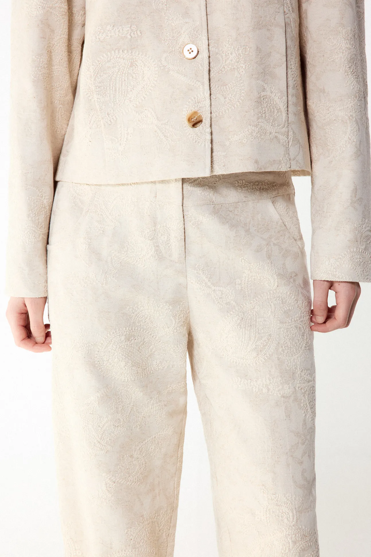 Pantalón recto bordado