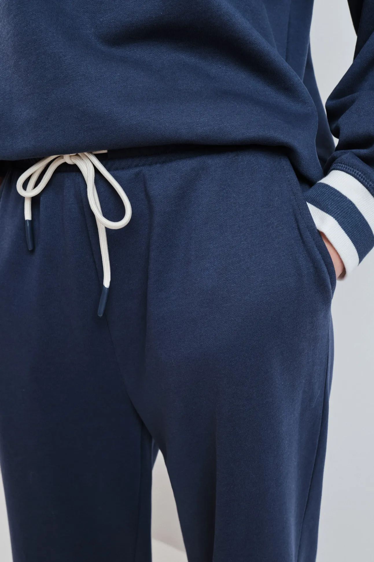 Pantalón recto felpa azul