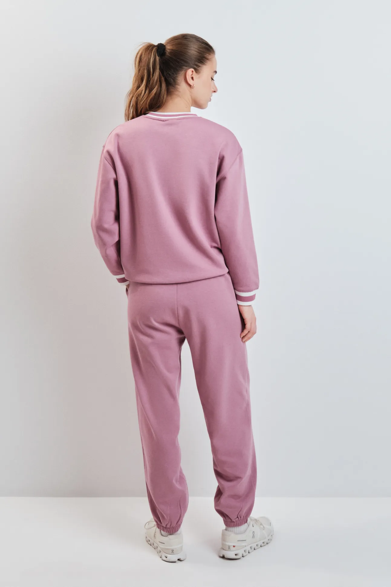 Pantalón recto felpa rosa