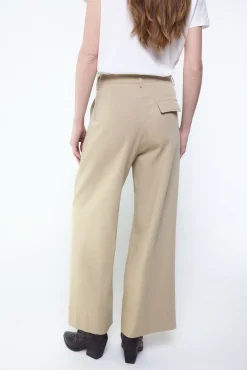 Pantalón tobillero ancho