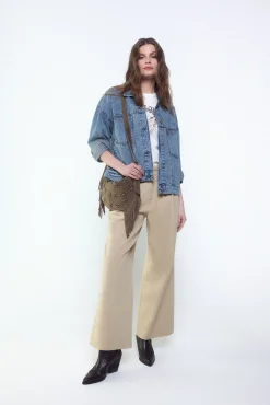 Pantalón tobillero ancho