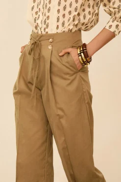 Pantalón tobillero con pinzas