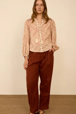 Pantalón tobillero con pinzas
