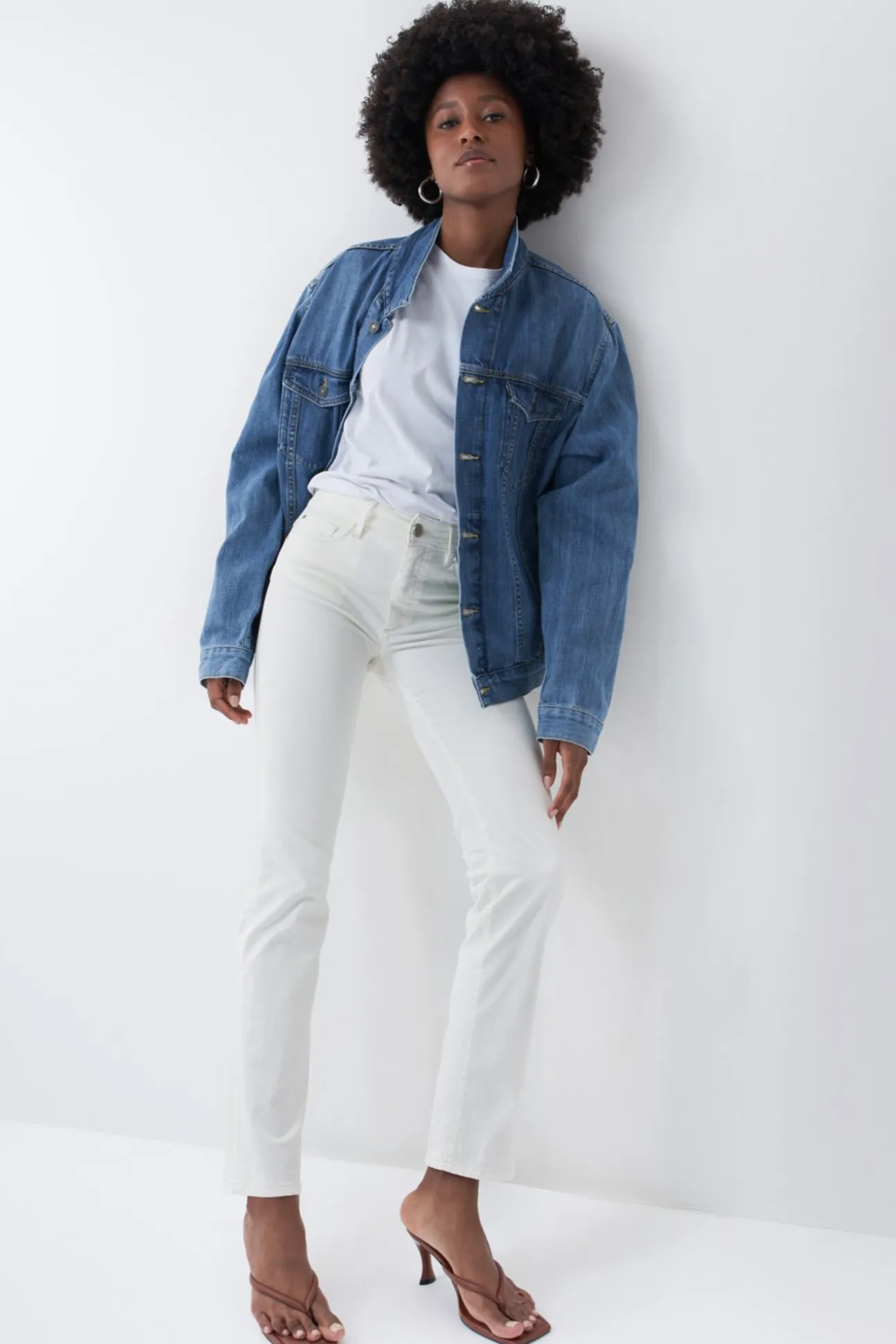 Pantalon vaquero destiny push up slim de color crudo