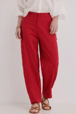 Pía. Pantalón tiro medio bordado