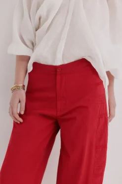 Pía. Pantalón tiro medio bordado