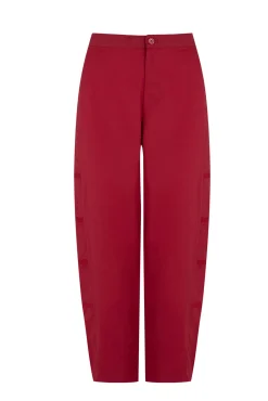 Pía. Pantalón tiro medio bordado