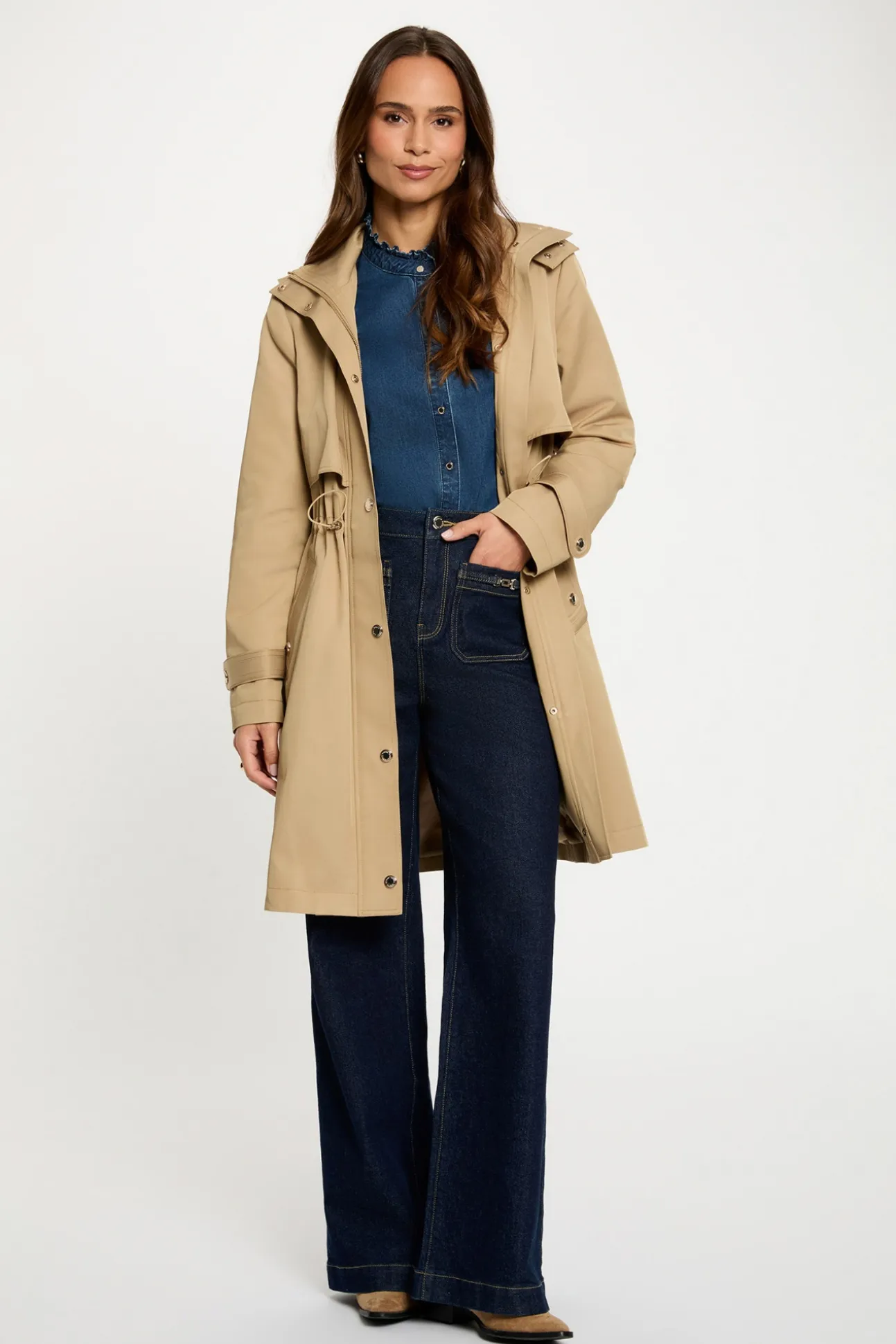 Parka larga con cuello alto