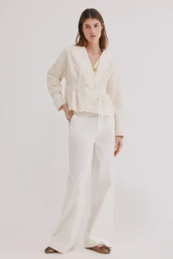 Patricia. Pantalón de corte ancho