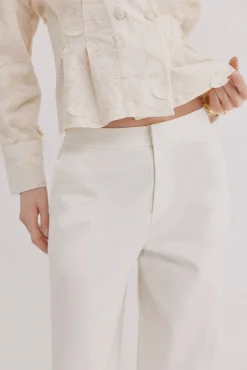Patricia. Pantalón de corte ancho