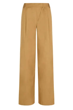 Paula. Pantalón con pliegues