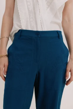Pecks. Pantalón bordado