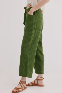 Pia. Pantalón estilo cargo