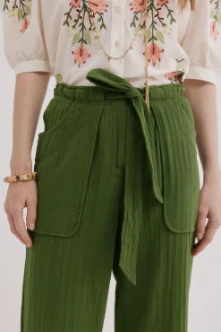 Pia. Pantalón estilo cargo