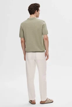 Polo de punto de manga corta.