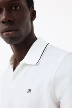 Polo estructura cuello abierto