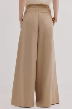 Poppy. Pantalón fluído con pinzas