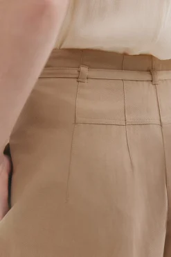 Poppy. Pantalón fluído con pinzas