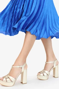 Sandalias con plataforma en piel dorada