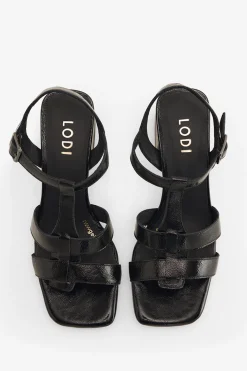 Sandalias en piel efecto charol