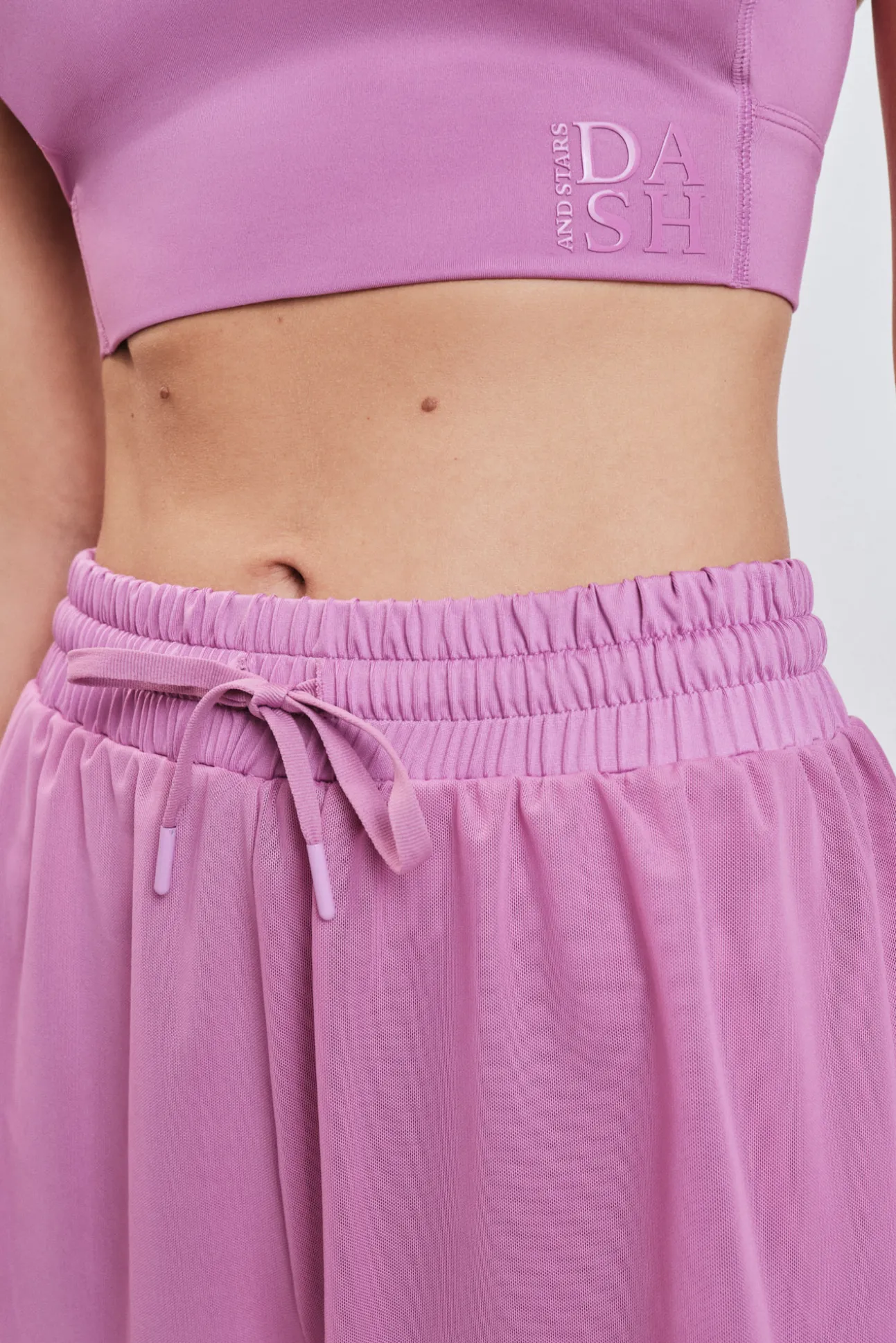 Short ultra ligero malla rosa