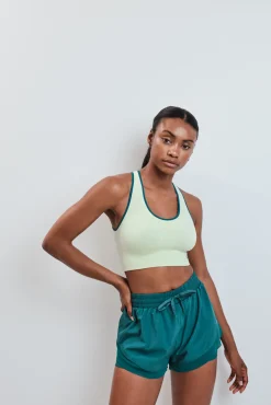 Short ultra ligero malla verde