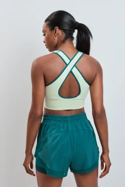 Short ultra ligero malla verde