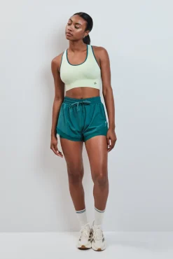 Short ultra ligero malla verde