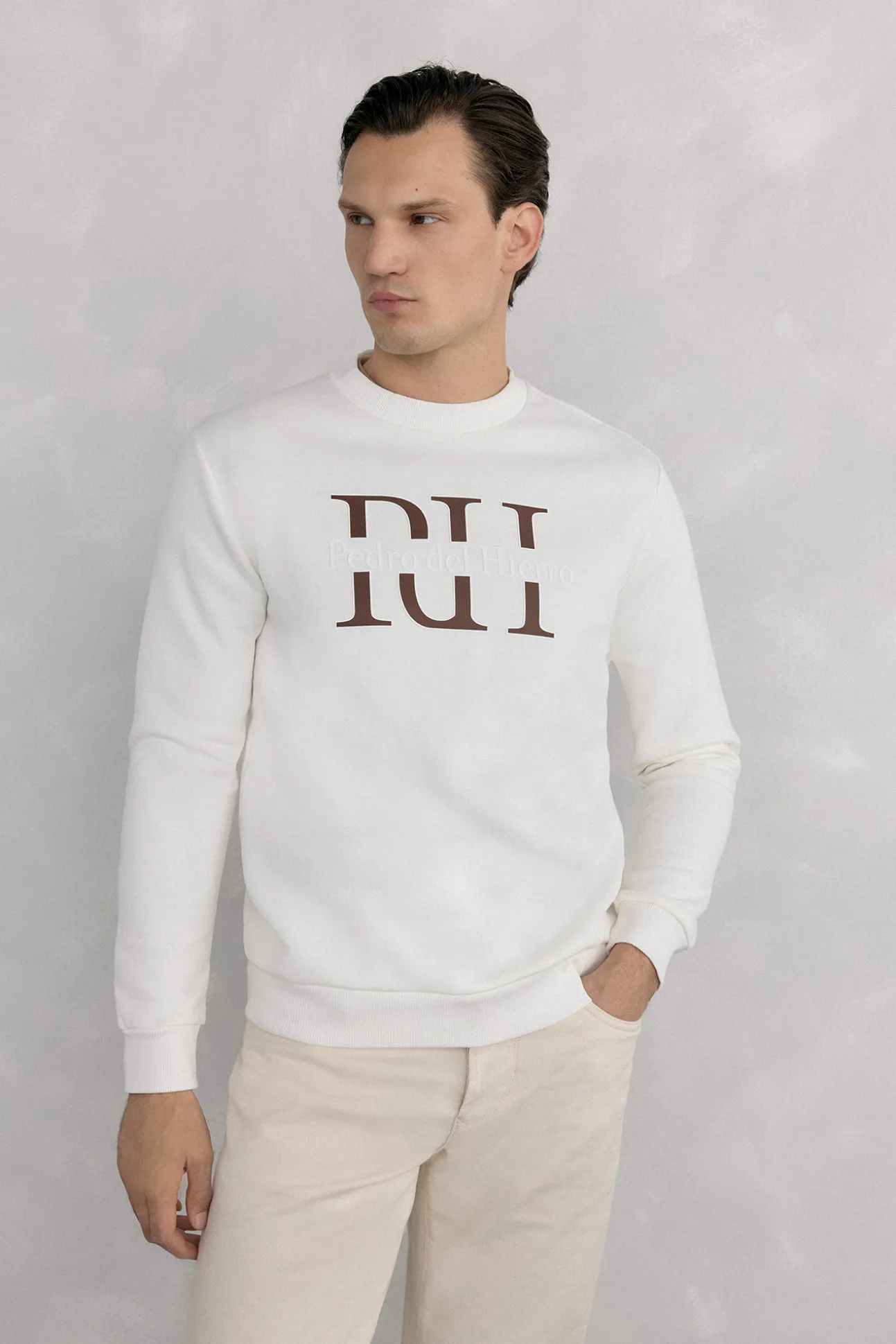 Sudadera logo cuello caja