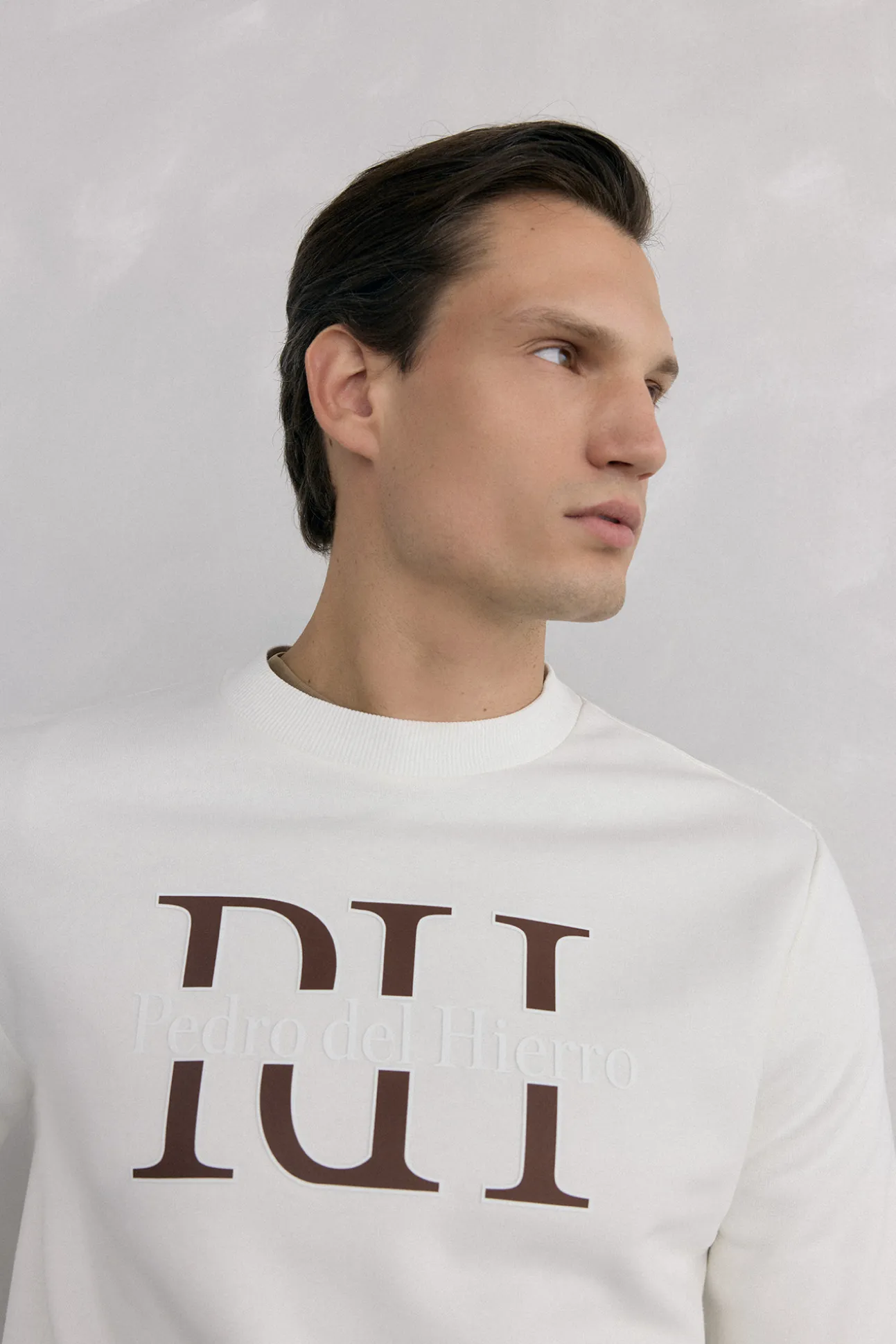 Sudadera logo cuello caja