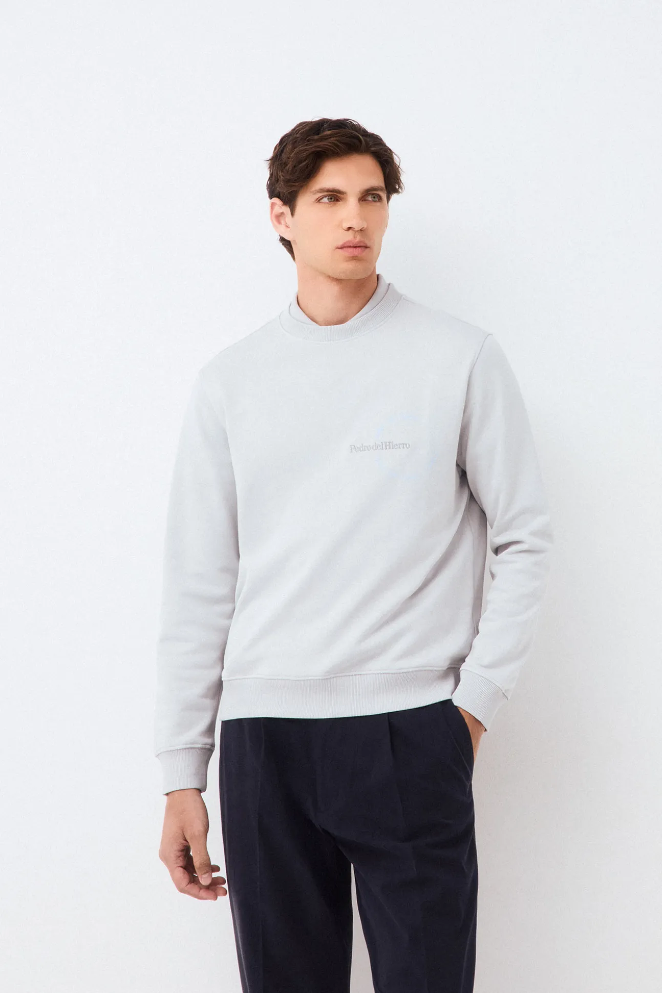 Sudadera logo cuello caja