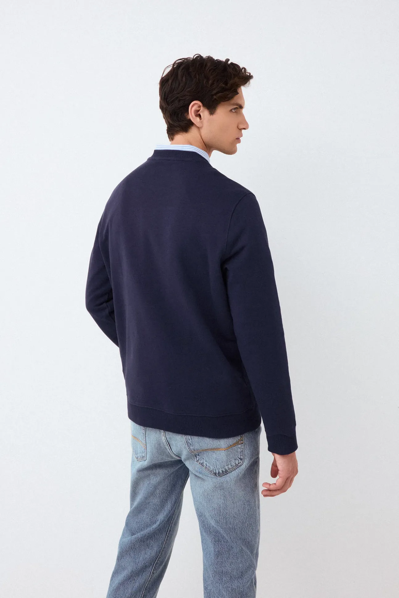 Sudadera logo cuello caja