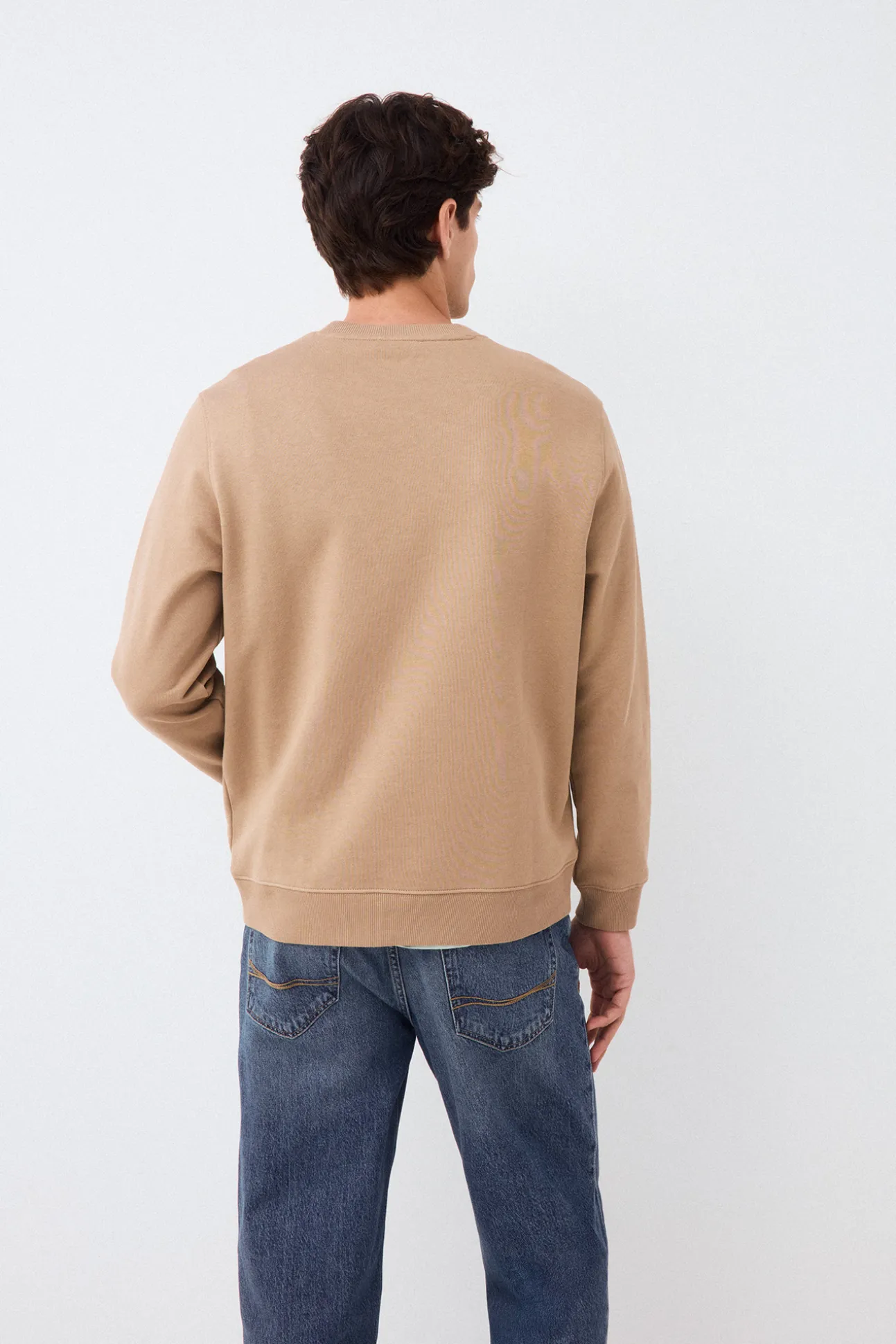 Sudadera logo cuello caja