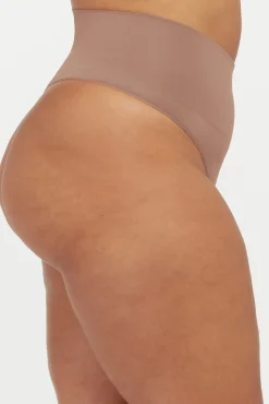Tanga moldeador de talle alto nylon reciclado