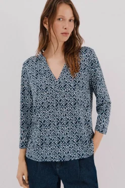 Top básico cuello mao
