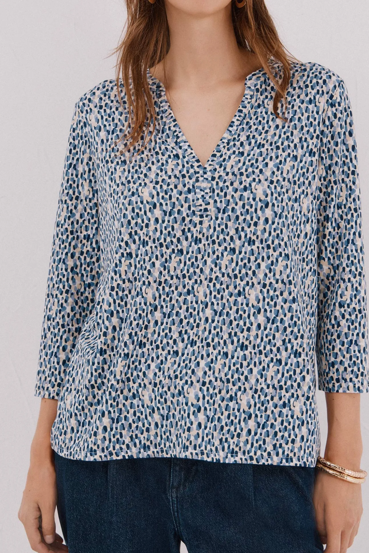 Top básico cuello mao