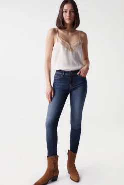 Vaqueros destiny push up skinny con lavado oscuro