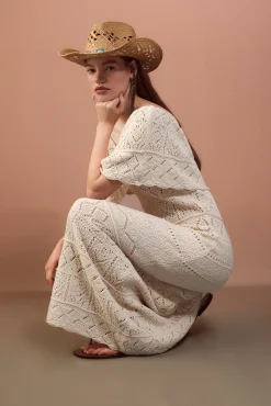 Vestido calados volante