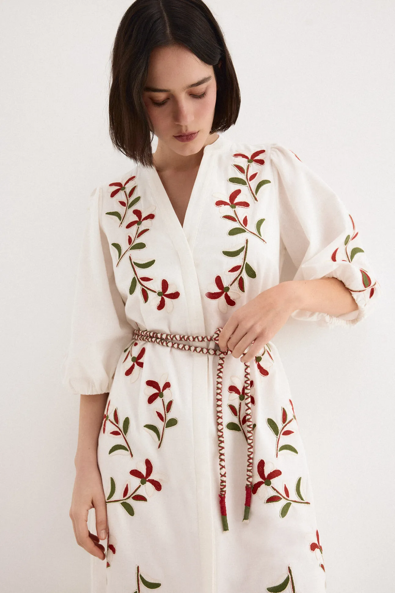 Vestido camisero bordado