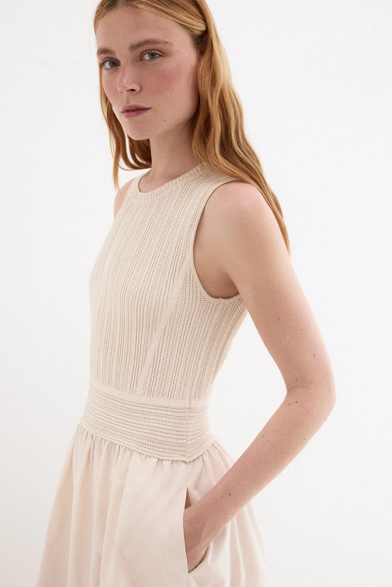 Vestido combinado con cuerpo de punto