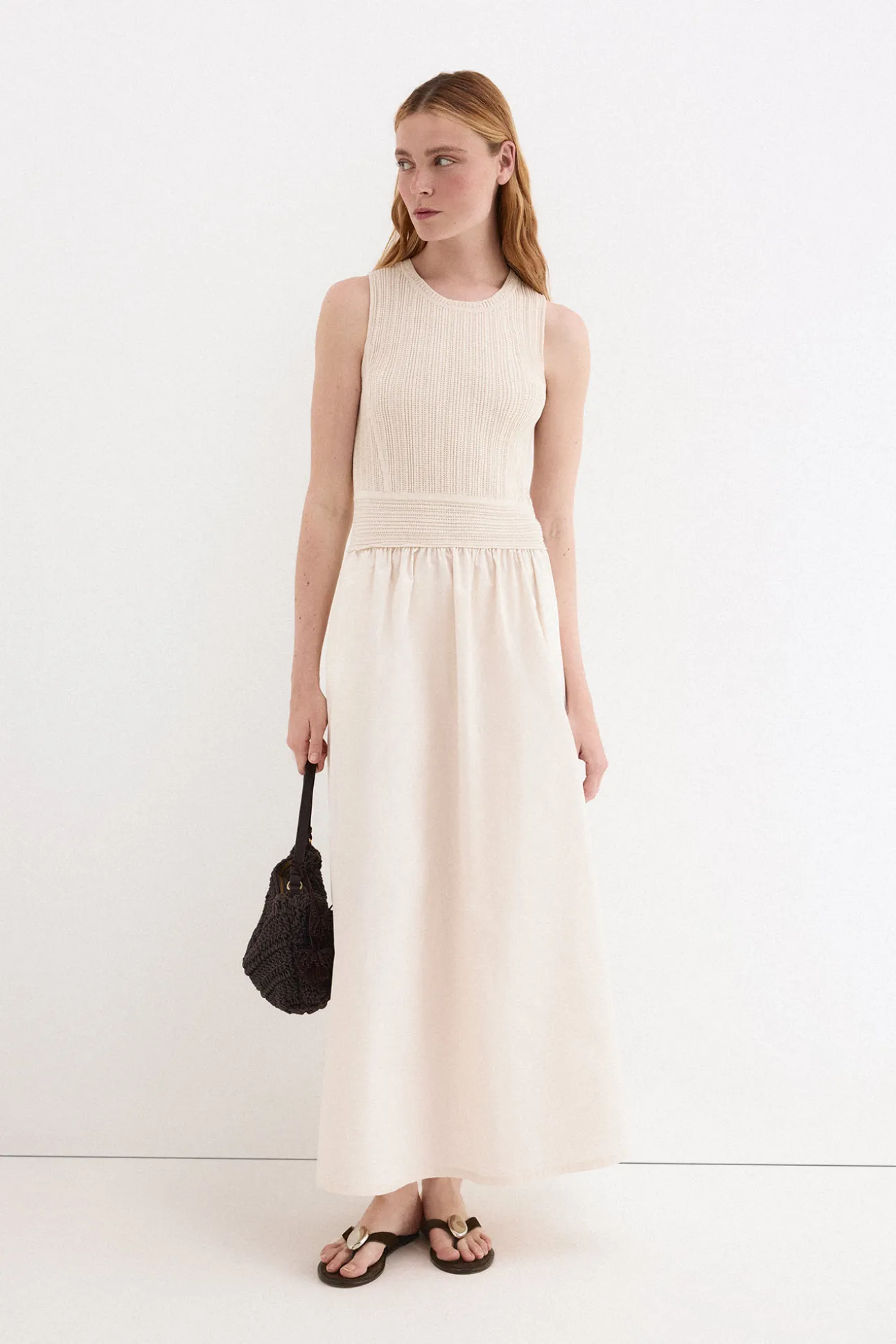 Vestido combinado con cuerpo de punto
