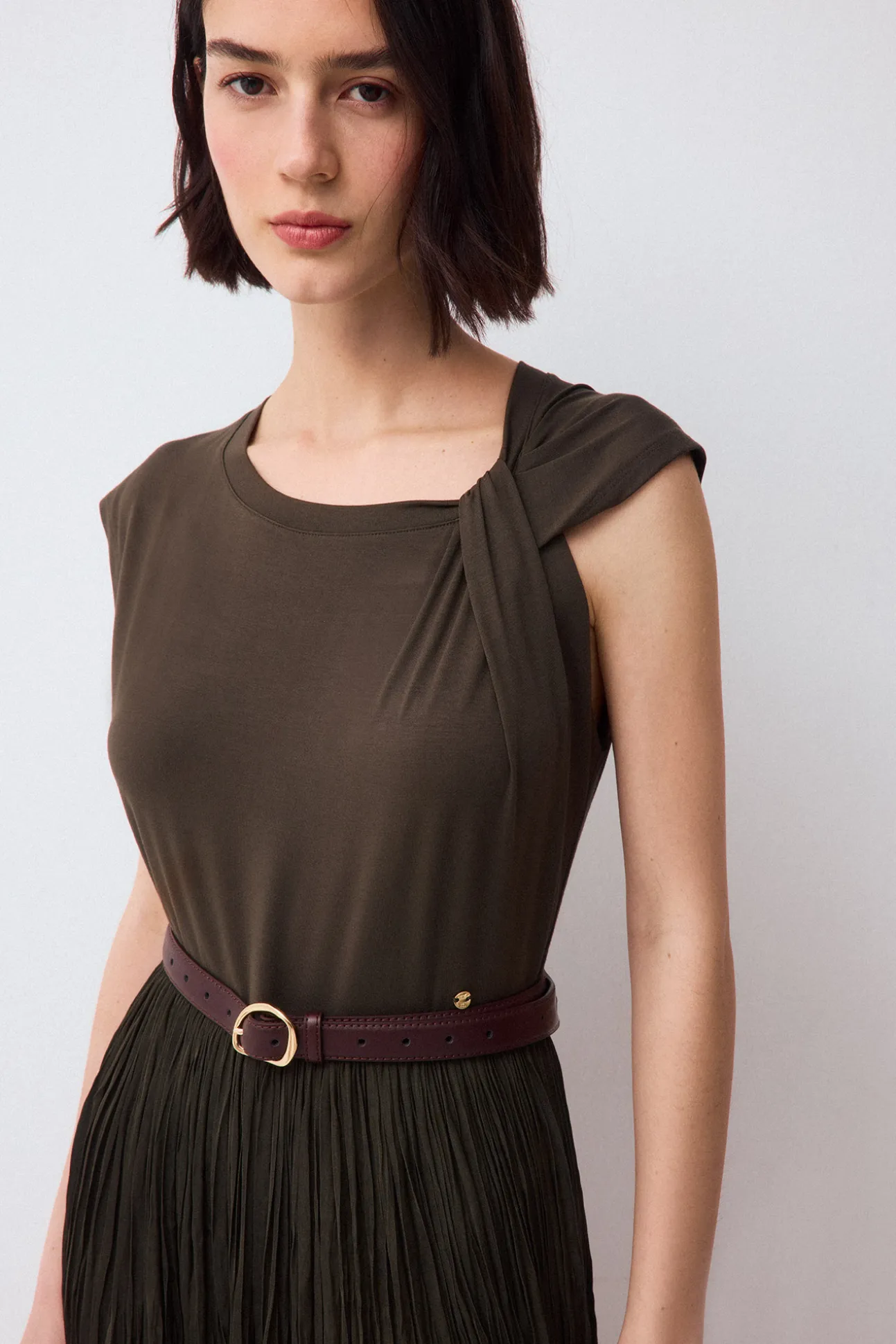 Vestido combinado detalle nudo