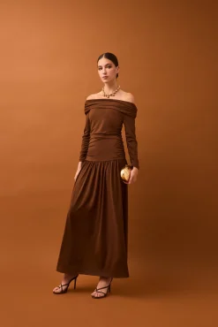Vestido detalle hombros drapeado