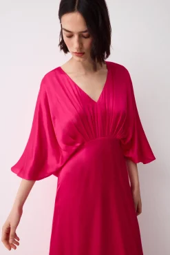 Vestido drapeado manga fluida