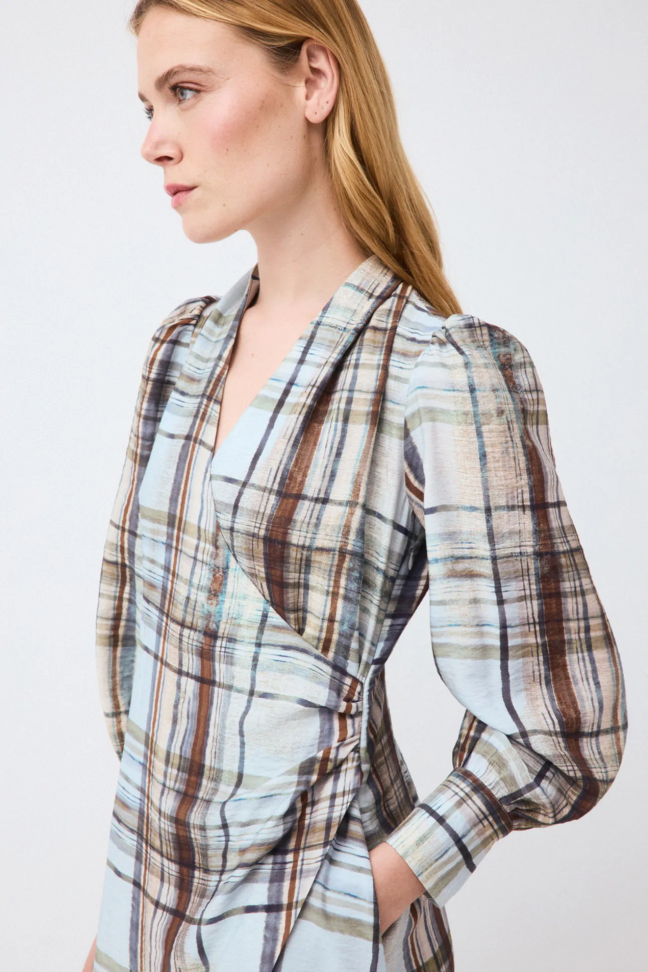 Vestido efecto cruzado manga larga