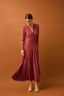 Vestido fluido detalle nudo