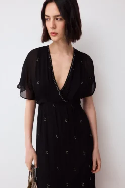 Vestido fluido detalle piedras