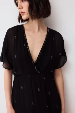 Vestido fluido detalle piedras